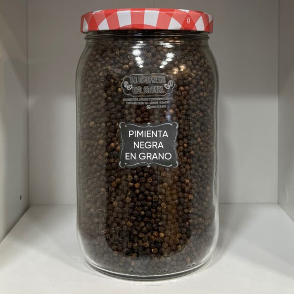 Granos intensos y aromáticos que liberan todo su carácter al instante. Granos duros y aromáticos. Fragancia intensa al molerlos. Picante cálido y elegante. Notas profundas y ligeramente ahumadas. Sabor auténtico recién triturado.