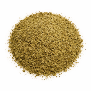 El cardamomo molido es una de las especias más apreciadas del mundo por su aroma intenso, fresco y ligeramente dulce, con matices cítricos y mentolados que despiertan los sentidos. Su perfume exótico transforma cualquier receta en una experiencia gastronómica envolvente. Al añadirlo a tus platos, el cardamomo aporta un sabor elegante y complejo que equilibra dulzor, frescor y un toque especiado. Es protagonista en la cocina oriental, india y árabe, pero también sorprende en repostería, panes, cafés, infusiones y platos salados. Su carácter aromático convierte recetas sencillas en creaciones sofisticadas. En formato molido, es práctico y listo para usar, liberando su aroma de forma inmediata. Conservado correctamente en envase hermético, mantiene su intensidad y frescura durante más tiempo. Ideal para quienes buscan dar un toque gourmet y diferente a su cocina.