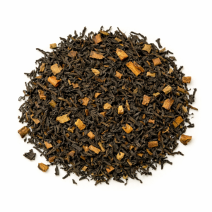 El Té de Canela es una infusión aromática y especiada que combina hojas de Camellia sinensis con canela, dando lugar a una bebida cálida, intensa y equilibrada. Esta mezcla une el carácter natural del té con el perfil dulce y envolvente de la canela, creando una experiencia reconfortante ideal para el día a día. Su sabor profundo y su aroma especiado lo convierten en una opción perfecta para quienes buscan una infusión con personalidad.
