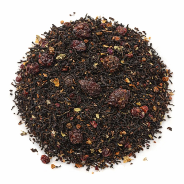 Té Negro Frutos del Bosque: propiedades, sabor y beneficios antioxidantes El Té Negro Frutos del Bosque es una mezcla aromática y equilibrada que combina hojas seleccionadas de Camellia sinensis con una cuidada selección de frutas del bosque. El resultado es una infusión intensa, afrutada y con un perfil refrescante, ideal para disfrutar tanto caliente como fría. Su combinación une el carácter del té negro con las notas dulces y ligeramente ácidas de los frutos rojos, creando una bebida llena de sabor y matices.