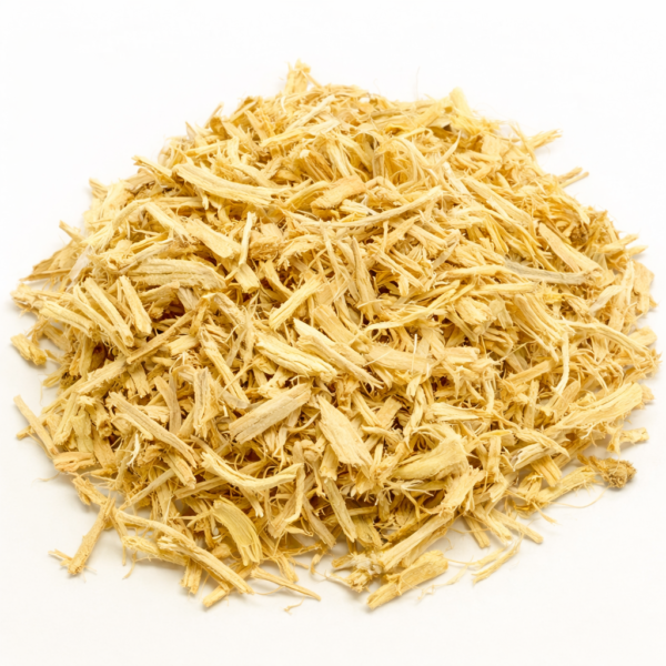 El ginseng es una raíz ampliamente utilizada en distintas tradiciones, conocida por su sabor intenso y su uso en preparaciones herbales de carácter más concentrado. En LA DESPENSA DEL GRANEL seleccionamos ginseng en raíz cortada, cuidadosamente secado para conservar su aroma y facilitar su preparación en decocción, la forma más habitual de consumo. Al prepararlo, ofrece una bebida de sabor terroso, ligeramente amargo y persistente, con un perfil profundo que lo diferencia de otras infusiones más suaves. Es una raíz que suele utilizarse de forma ocasional y en pequeñas cantidades dentro de rutinas tradicionales. Puede combinarse con otros ingredientes como el Jengibre o la miel para suavizar su sabor y aportar matices más cálidos.