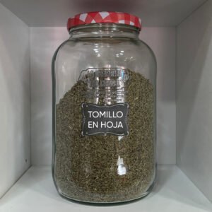 6E59D0FD-301A-4BB5-8F3C-45B052895BA3 Intenso, cálido y ligeramente balsámico: el secreto de los guisos con carácter. Hojas secas de aroma intenso. Notas herbáceas y cálidas. Sabor profundo y ligeramente balsámico. Realza guisos y estofados. Un clásico mediterráneo indispensable.