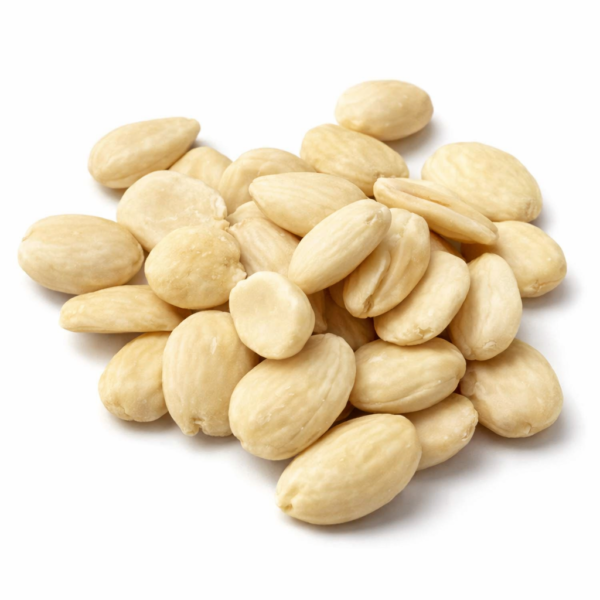 Almendra Marcona Pelada Cruda a Granel La almendra Marcona pelada cruda es una de las variedades más valoradas por su sabor dulce, su textura tierna y su forma redondeada característica. Al presentarse cruda y sin piel, mantiene intactas sus propiedades nutricionales y resulta especialmente versátil tanto para consumo directo como para repostería y cocina saludable. A diferencia de otros frutos secos, la almendra destaca por su elevado contenido en vitamina E (alfa-tocoferol), un potente antioxidante natural que contribuye a proteger las células frente al daño oxidativo. Este efecto antioxidante ayuda a combatir los radicales libres, asociados al envejecimiento celular y a diversas patologías. Además, aporta minerales como calcio y magnesio, así como vitaminas del grupo B como riboflavina y niacina, nutrientes que intervienen en el metabolismo energético y el funcionamiento normal del organismo. Contiene también fitoesteroles, compuestos vegetales que forman parte de una dieta equilibrada y que se estudian por su papel en el mantenimiento de niveles normales de colesterol. Gracias a su perfil nutricional y su sabor delicado, la almendra Marcona es ideal para consumir sola, en desayunos, ensaladas, cremas de frutos secos o en elaboración de dulces tradicionales y bebidas vegetales. En LA DESPENSA DEL GRANEL la ofrecemos a granel, favoreciendo un consumo responsable y sostenible.