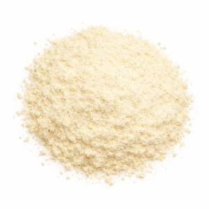 Cebolla en Polvo a granel El sabor dulce y tostado de la cebolla, en formato práctico La cebolla en polvo es un condimento obtenido a partir de cebolla fresca deshidratada y finamente molida, conservando su sabor dulce, ligeramente tostado y profundo. Es una alternativa práctica a la cebolla fresca, ideal para aportar aroma y sabor de forma rápida y uniforme. En LA DESPENSA DEL GRANEL seleccionamos cebolla deshidratada de calidad, molida con textura fina y homogénea, perfecta para integrarse fácilmente en salsas, carnes, guisos, sopas, cremas, adobos y mezclas de especias. La cebolla en polvo es un ingrediente imprescindible en la cocina moderna, especialmente en aliños secos, hamburguesas caseras, marinados y recetas rápidas. Su sabor es intenso pero equilibrado, aportando fondo sin dominar el plato. Comprar cebolla en polvo a granel permite ajustar cantidades, mantener frescura y apostar por un consumo más sostenible y sin envases innecesarios.
