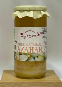 Miel de Azahar Joyra 1kg, delicada, dulce y aromática. Ideal para infusiones, postres o recetas, 100% cruda y natural de origen español.