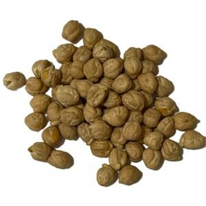 Calidad y Tradición. El Garbanzo Castellano Fuentesaúco destaca por su sabor intenso y su textura cremosa, perfecta para todo tipo de guisos. Su piel fina y grano grande lo hacen ideal para cocidos, ensaladas templadas o hummus casero. Cada garbanzo refleja el cuidado del cultivo tradicional en Fuentesaúco, Zamora. Una legumbre versátil, nutritiva y 100% natural para quienes buscan calidad en cada plato.