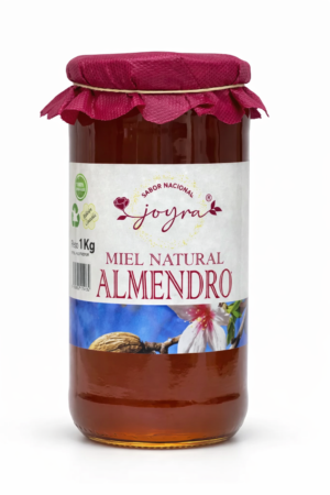 La Miel de Almendro Joyra 1kg es una miel suave y delicada, elaborada con el néctar de flores de almendro de los mejores campos de España. Su color claro y brillante acompaña un aroma floral fresco que evoca la primavera, mientras su sabor dulce y ligeramente afrutado acaricia el paladar con elegancia, con matices sutiles que sorprenden en cada cucharada. Su textura fluida y cremosa la hace ideal para endulzar infusiones, tostadas, yogures o dar un toque especial a tus recetas, ofreciendo una experiencia natural, pura y artesanal en cada frasco.