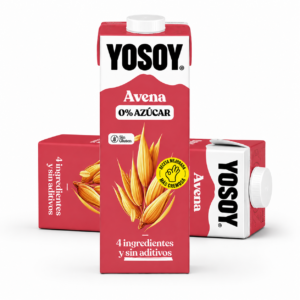Bebida vegetal sin gluten y sin aditivos (Receta mejorada) La bebida vegetal YOSOY Avena 0% Azúcar es una opción saludable, ligera y natural para quienes buscan una alternativa a la leche tradicional. Su receta mejorada garantiza una textura suave que no corta con el café, ofreciendo un resultado perfecto en bebidas calientes y frías. Elaborada con solo 4 ingredientes y sin aditivos, esta bebida es ideal para desayunos, smoothies, repostería o para tomar directamente del brick. Además, es sin gluten, apta para veganos y elaborada en España con envase reciclable. Una opción nutritiva, sostenible y deliciosa para tu día a día.